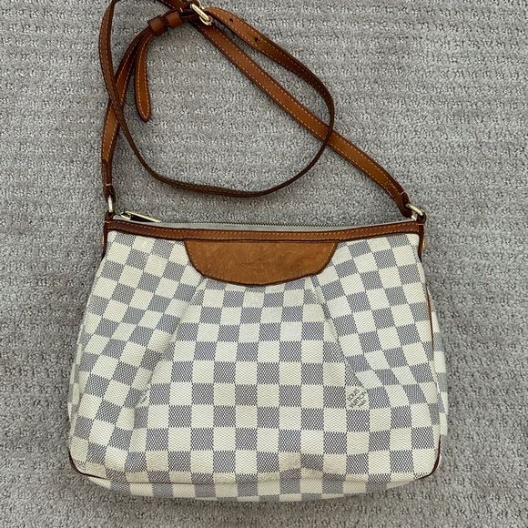Pre-loved Louis Vuitton white canvas cross body bag. Small version. - Picture 1 of 14